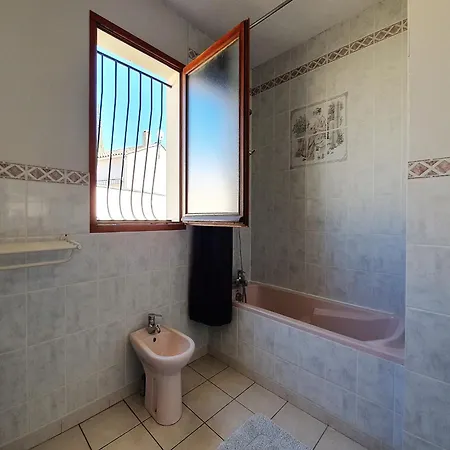 Dom wakacyjny Villa In Saint-Genies With Private Pool, Cleaning Included